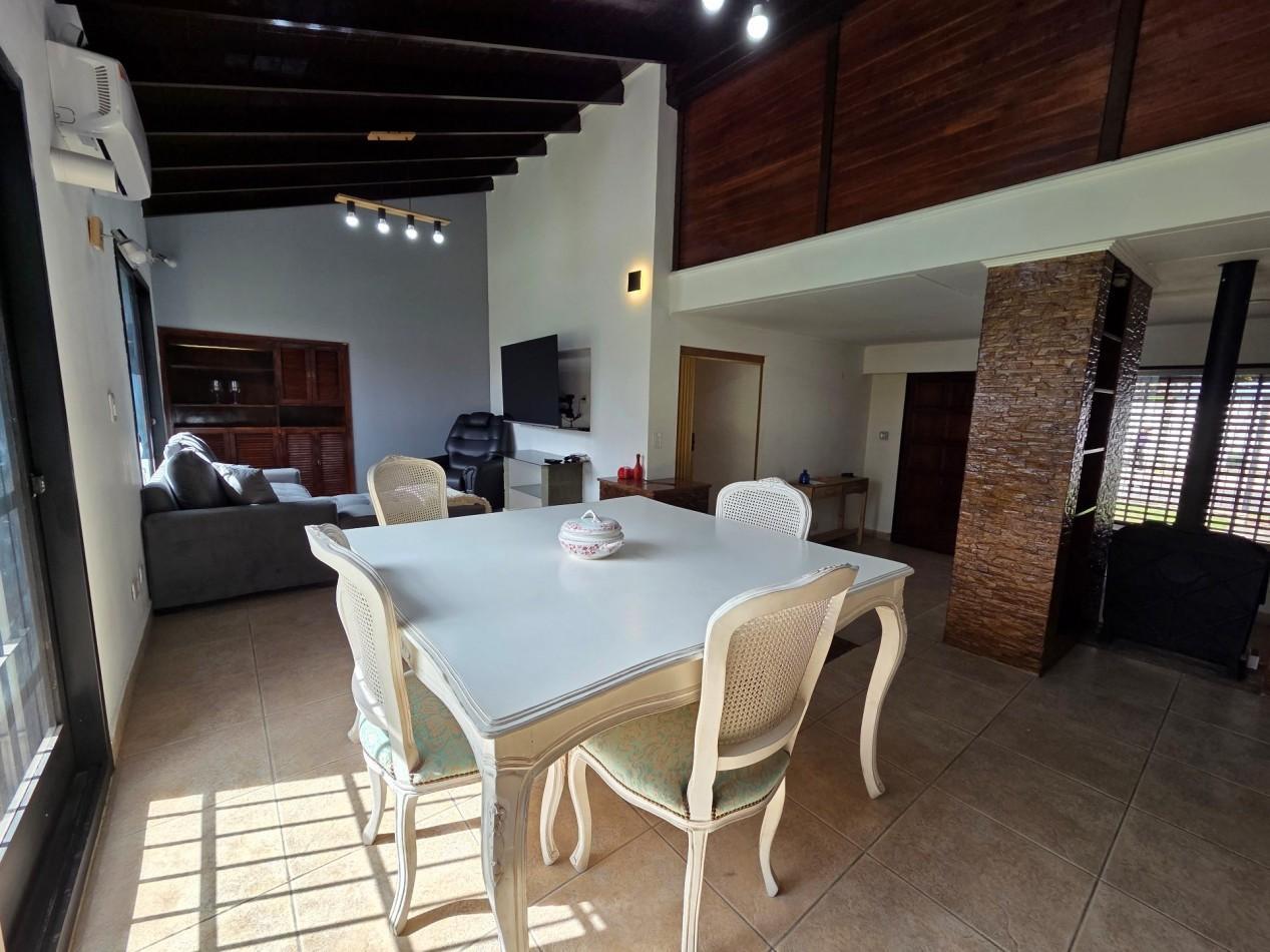 Foto de IMPECABLE CHALET MODERNO EN CIUDAD EVITA - CIRC. 4TA, imagen 3