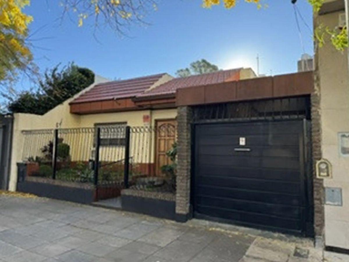 IMPERDIBLE CASA LOTE PROPIO DE 4 AMBIENTES CON GARAGE, PATIO Y TERRAZA