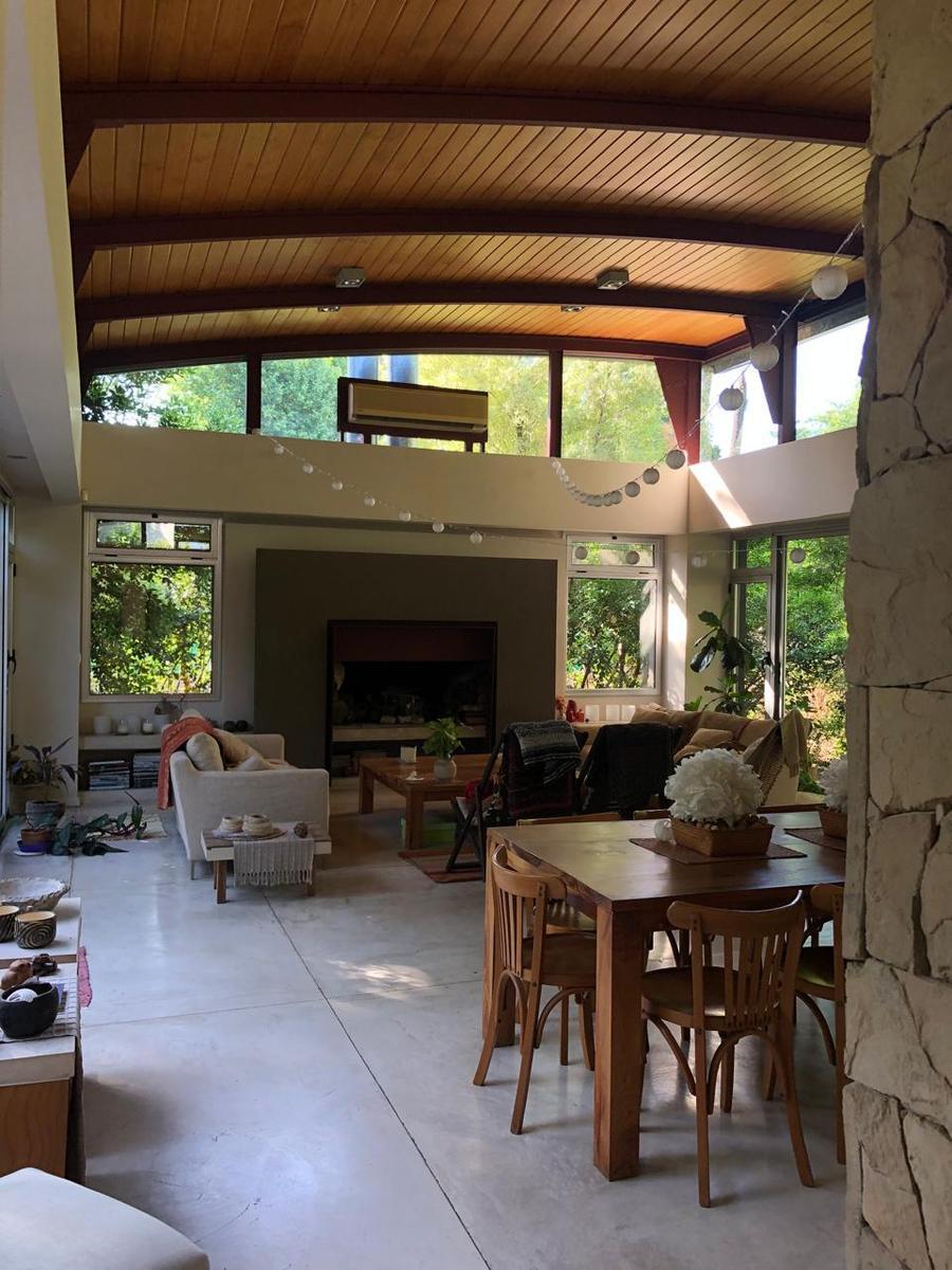 Casa 4 Ambientes en Lote de 2100 m² Barrio Semicerrado - El Cortijo 1