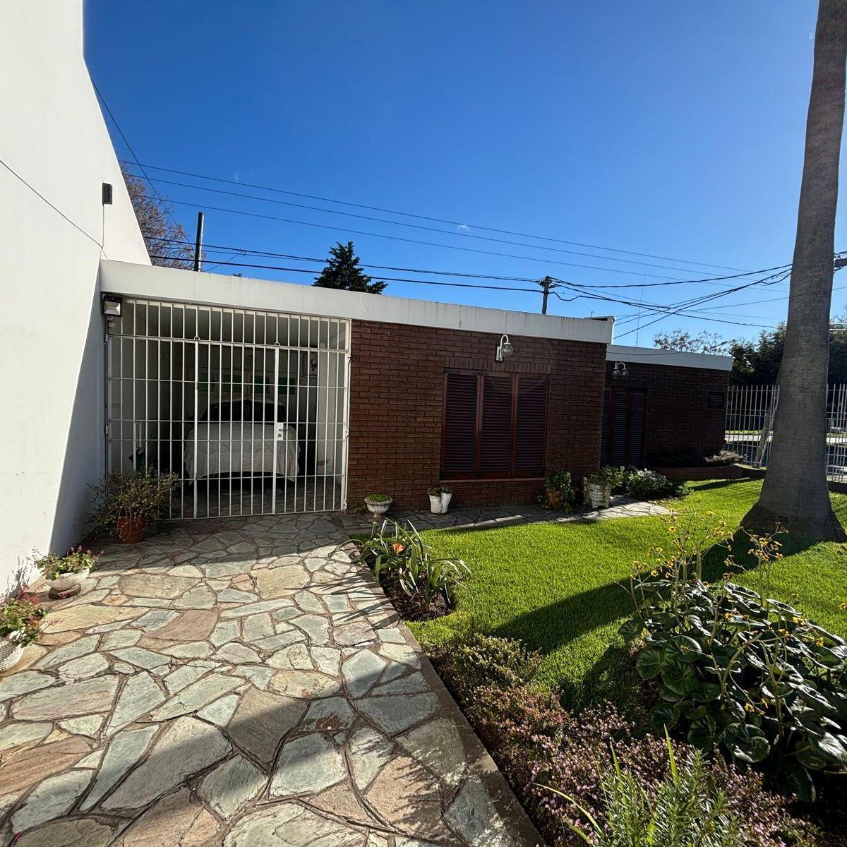 Zapiola Esquina España - Casa en Venta Desarollada en Planta Baja 5