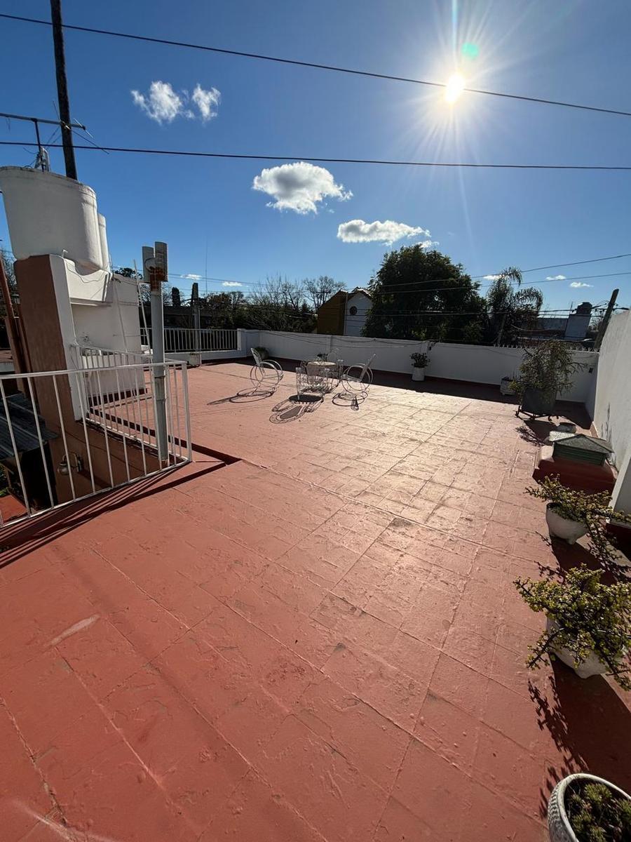 Zapiola Esquina España - Casa en Venta Desarollada en Planta Baja 2