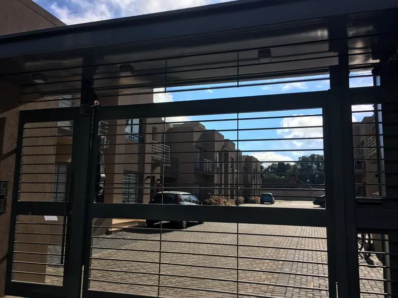 Alquiler Departamento 2 Ambientes en Planta Alta con Cochera Complejo Cerrado - Bella Vista 5