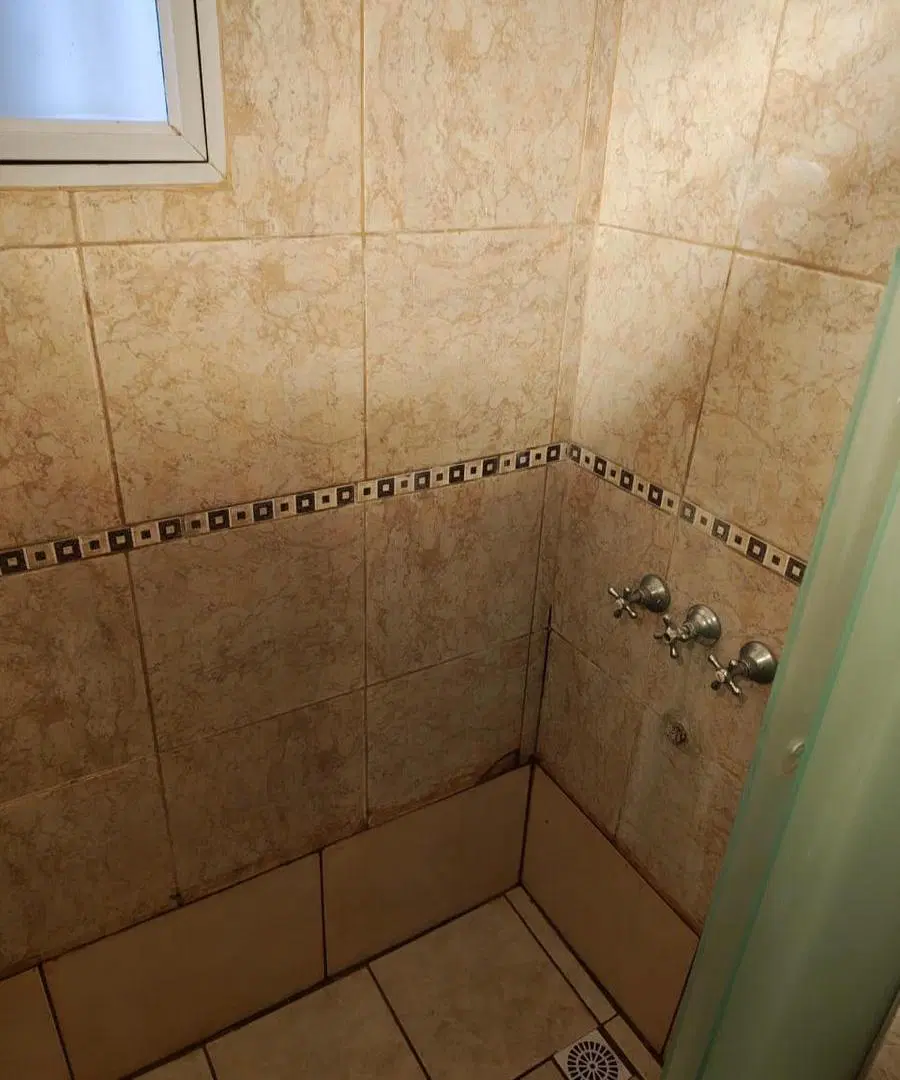 Alquiler Casa con 3 Dormitorios, Garage, Jardín y Quincho con Parrilla - Zona Residencial Muñiz 1