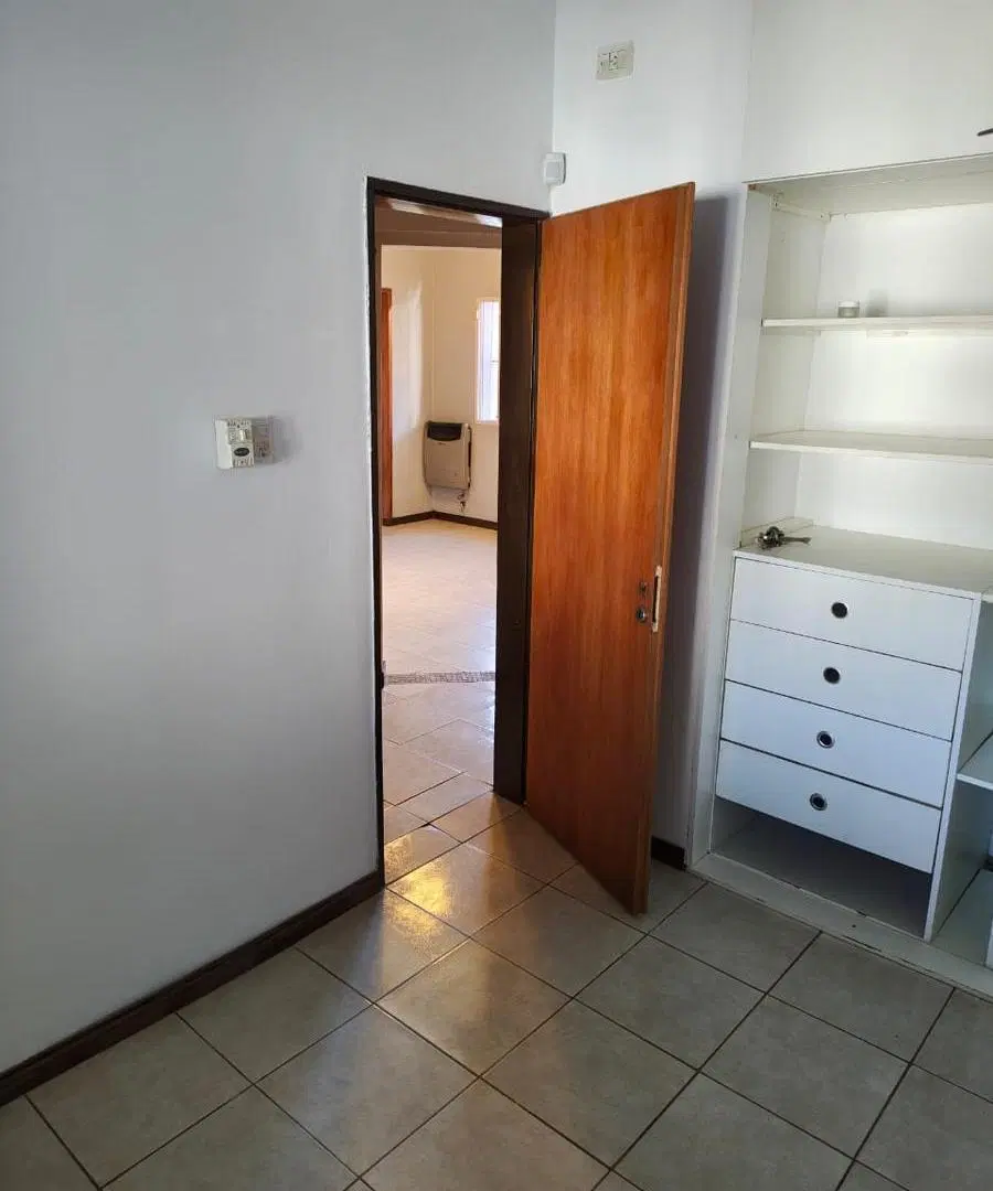 Alquiler Casa con 3 Dormitorios, Garage, Jardín y Quincho con Parrilla - Zona Residencial Muñiz 2