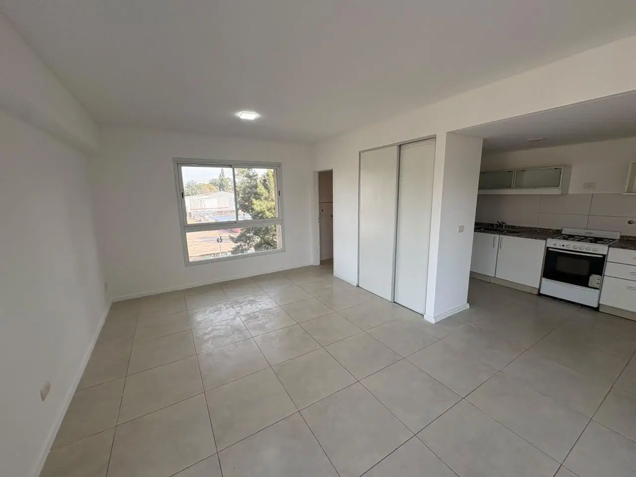 Alquiler Amplio Departamento Monoambiente en Condominio Las Horquetas 3
