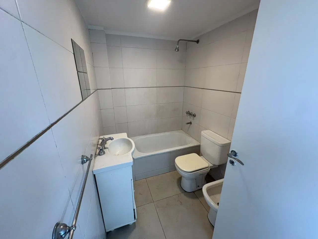 Alquiler Amplio Departamento Monoambiente en Condominio Las Horquetas 4