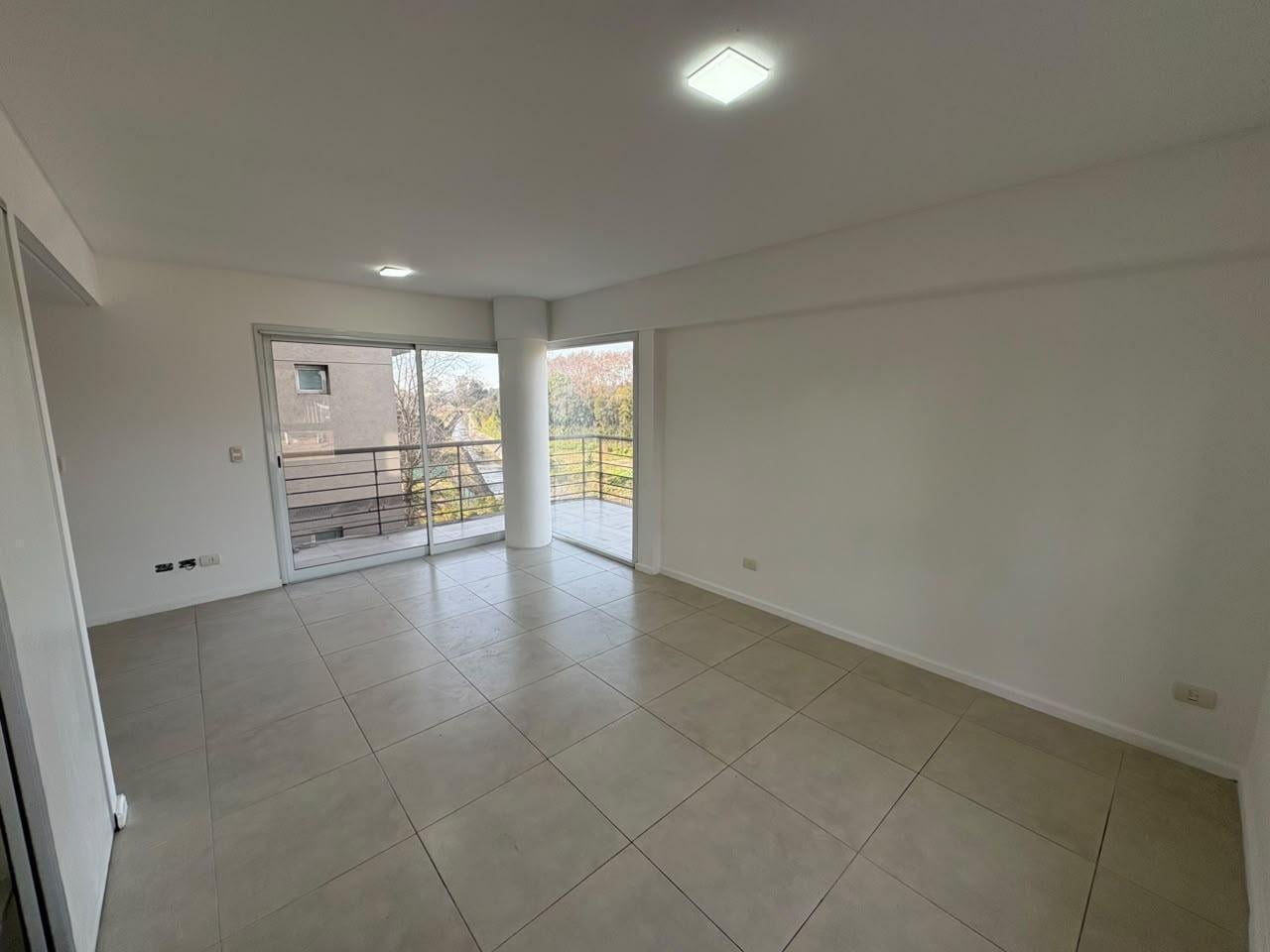 Foto de Alquiler Amplio Departamento Monoambiente en Condominio Las Horquetas, imagen 2