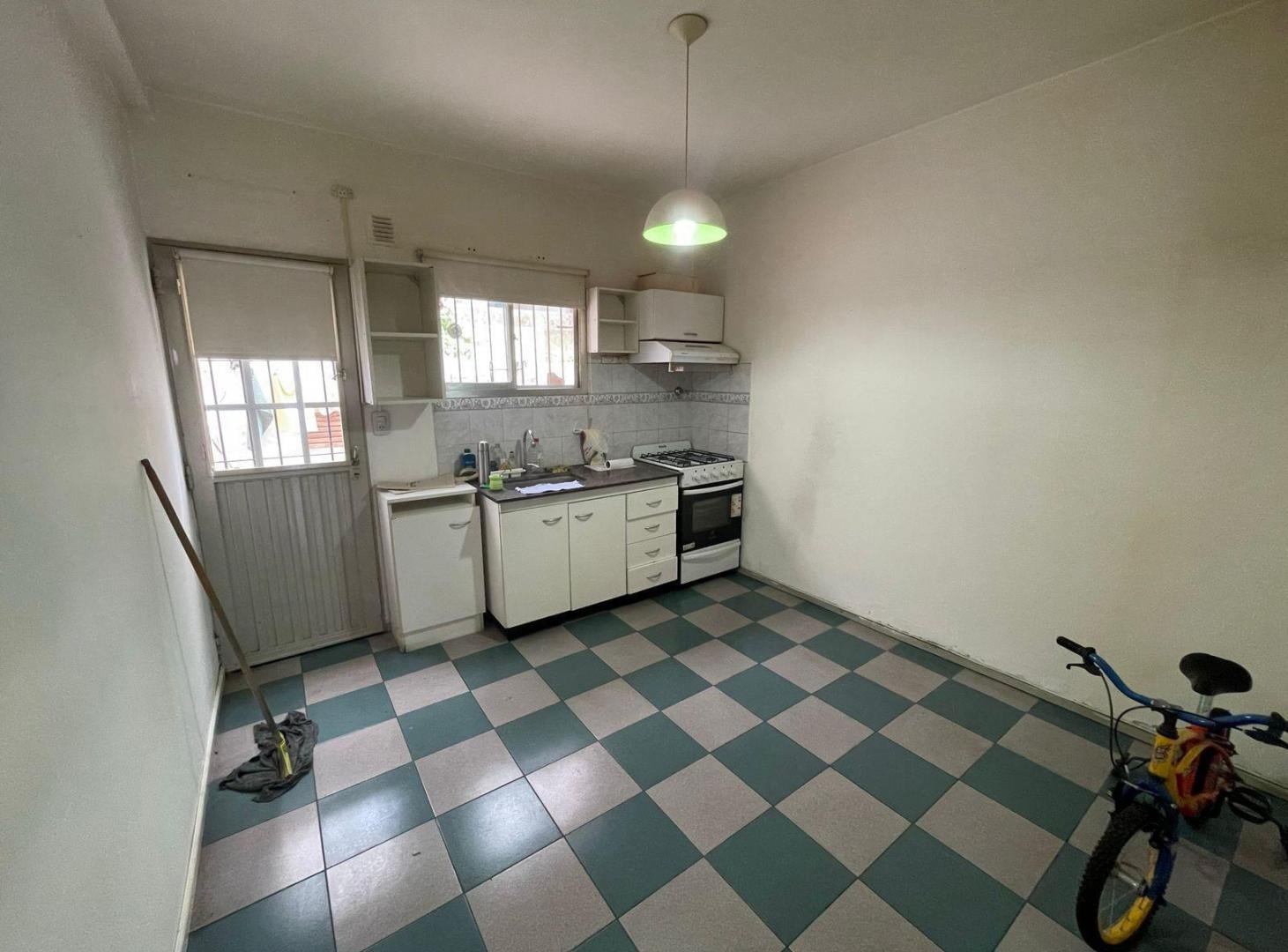 Foto de Alquiler DUPLEX con Dos Dormitorios y Play en calle Haedo a metros de, imagen 3