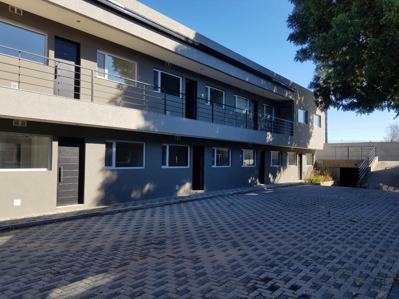 Foto de DEPARTAMENTO 2 AMBIENTES CON COCHERA - COMPLEJO CERRADO CABRAL 272, imagen 2