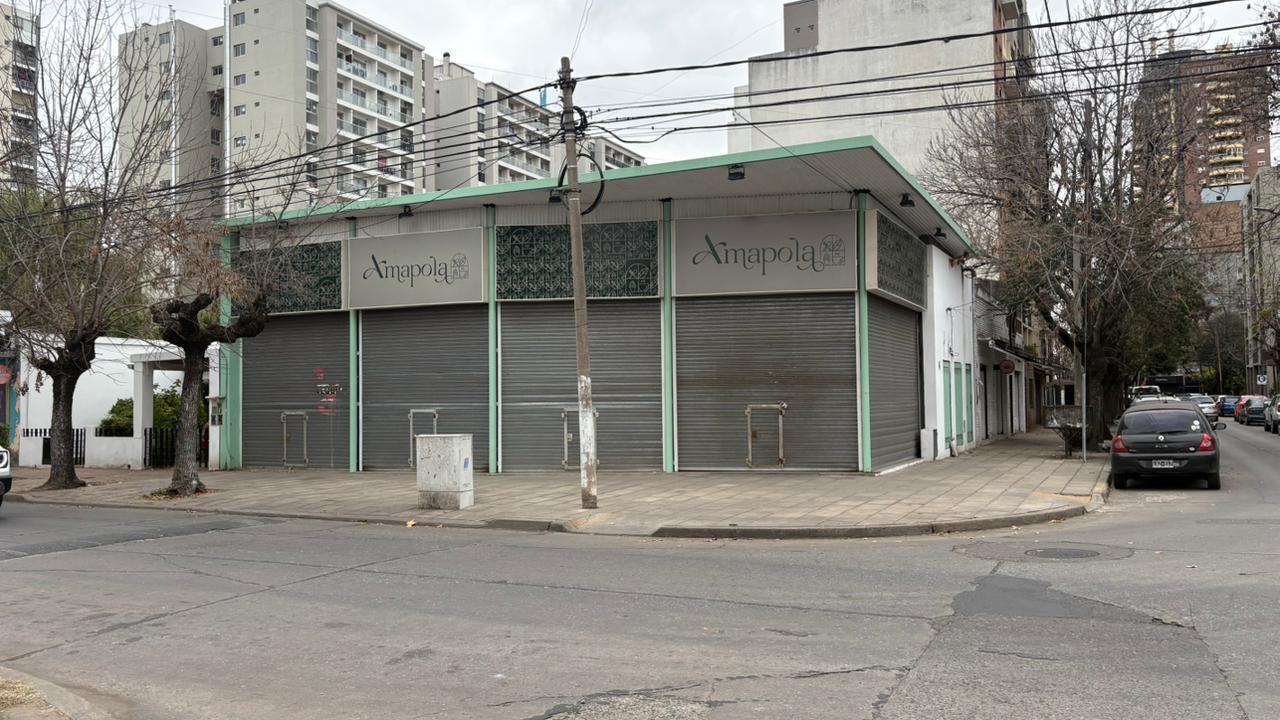 Foto de Alquiler Importante Local Comercial en calle Muñoz esquina Las Heras, imagen 4