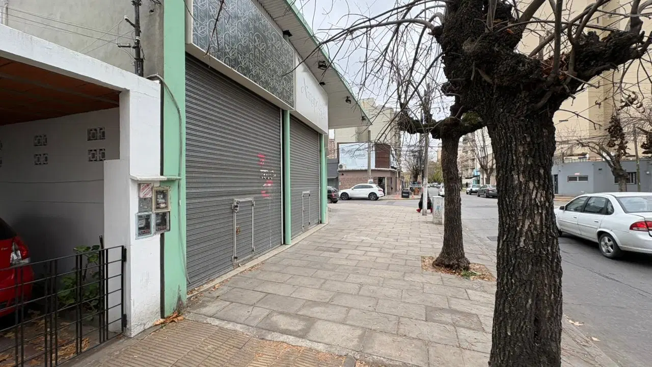 Alquiler Importante Local Comercial en calle Muñoz esquina Las Heras - San Miguel 5