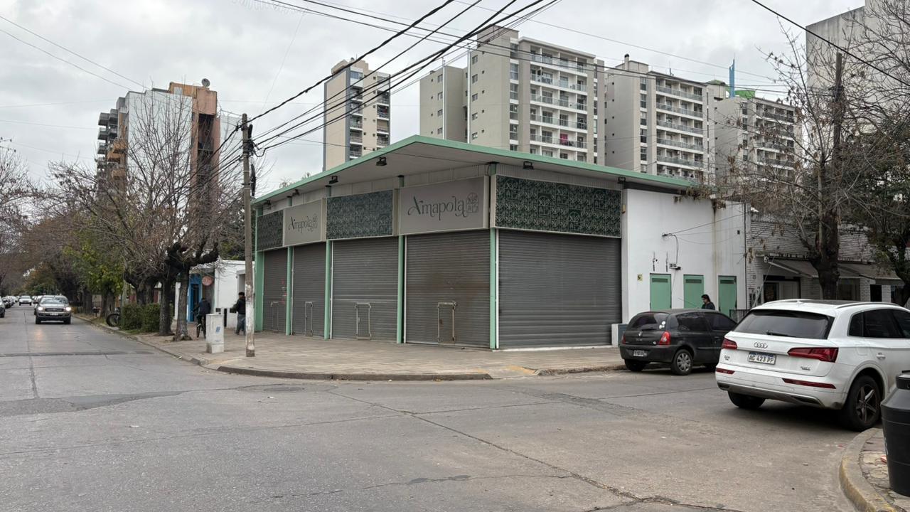 Foto de Alquiler Importante Local Comercial en calle Muñoz esquina Las Heras, imagen 3