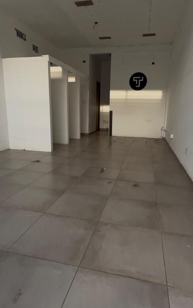 Foto de LOCALES A ESTRENAR EN ZONA CENTRICA DE SAN MIGUEL - LAS HERAS AL 1200 A METROS DE AVENIDA PERON, imagen 2