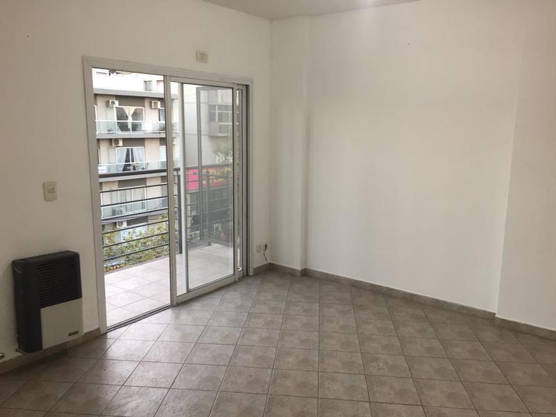 Foto de Alquiler Departamento Monoambiente Amplio con Balcon - Apto Uso, imagen 3