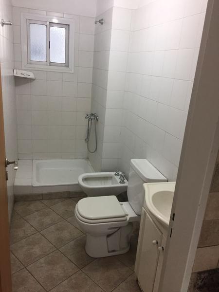 Foto de Alquiler Departamento Monoambiente Amplio con Balcon - Apto Uso, imagen 5