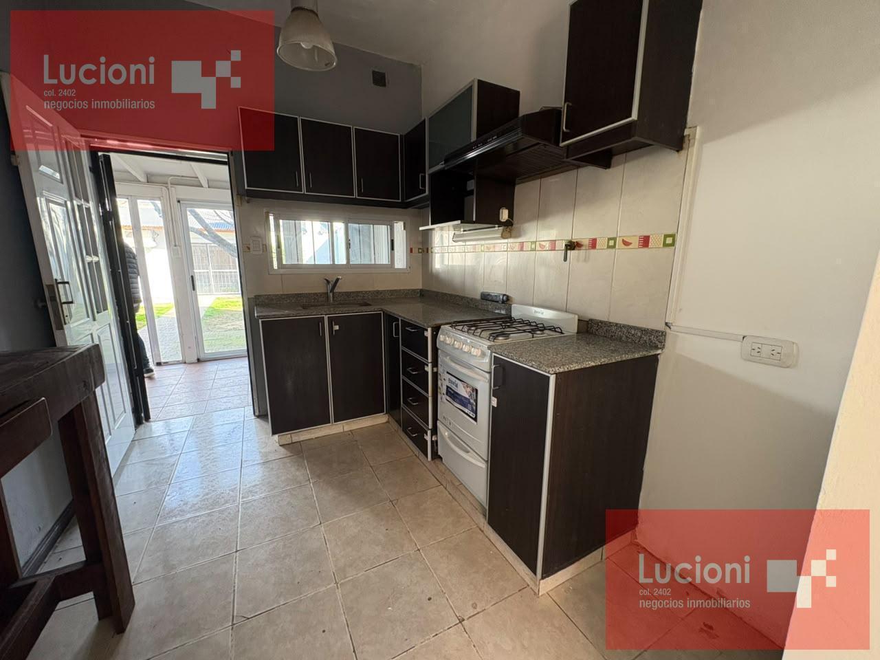Foto de Alquiler Casa con 3 Dormitorios, Garage, Jardín y Quincho con Parrilla, imagen 3