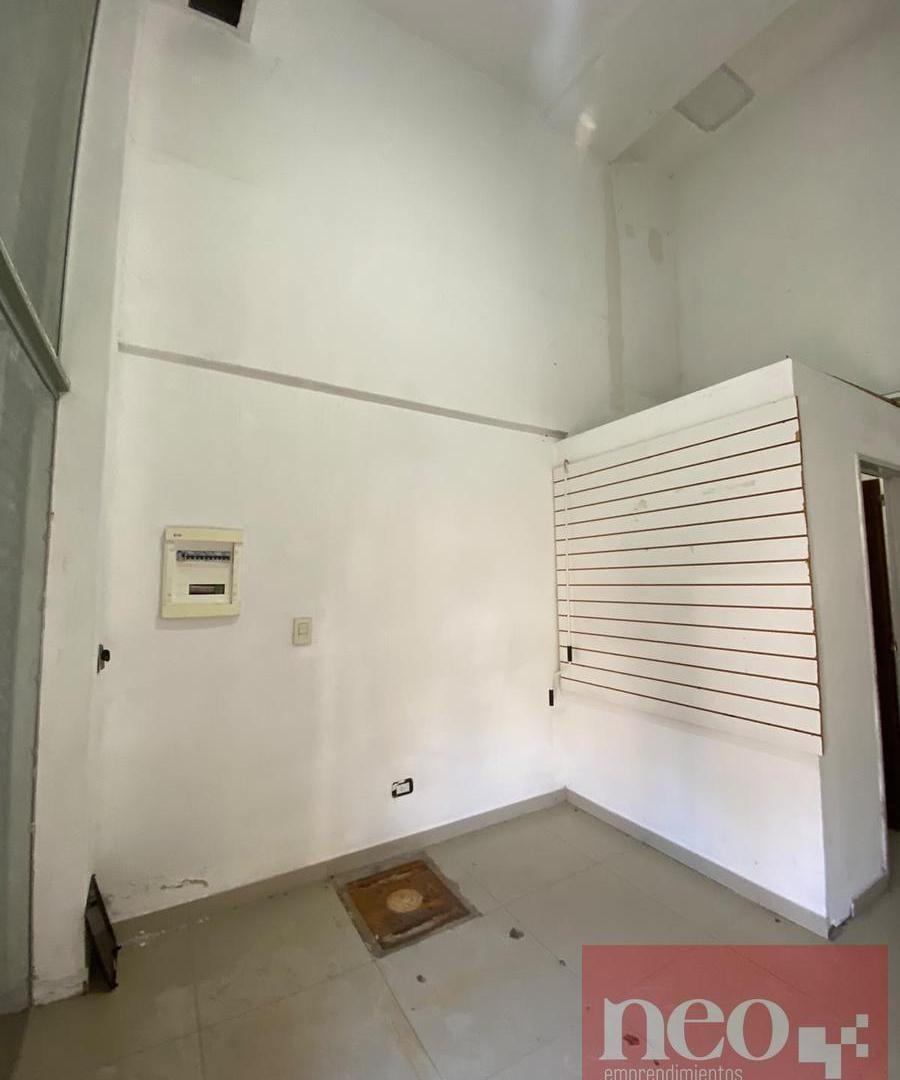 Foto de LOCAL COMERCIAL UBICADO EN ROCA AL 1100 EXELENTE OPORTUNIDAD, imagen 1