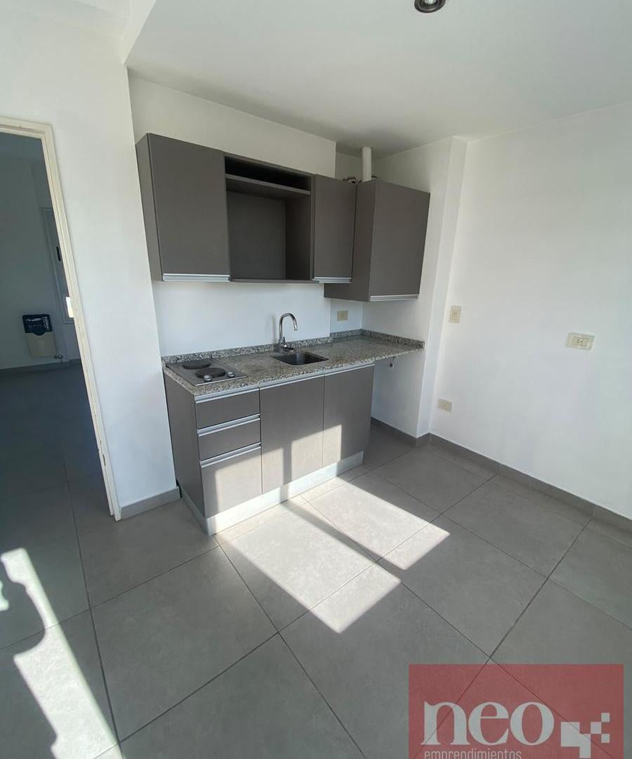 Foto de DEPARTAMENTO 2 AMBIENTES CON EXELENTE UBICACION AL FRENTE UBICADO EN, imagen 3
