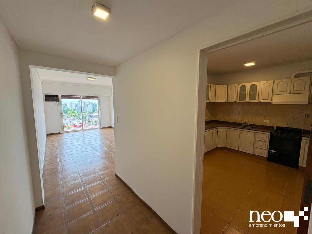 Foto de SARMIENTO 1525 - DEPARTAMENTO 3 AMBIENTES CON COCHERA CENTRO DE SAN, imagen 1