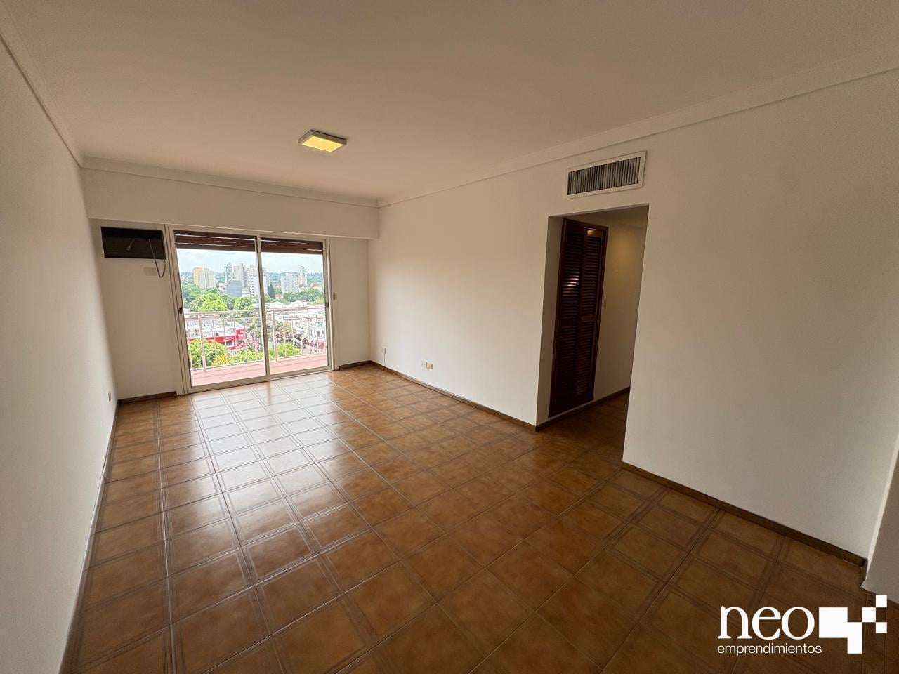 Foto de SARMIENTO 1525 - DEPARTAMENTO 3 AMBIENTES CON COCHERA CENTRO DE SAN, imagen 3