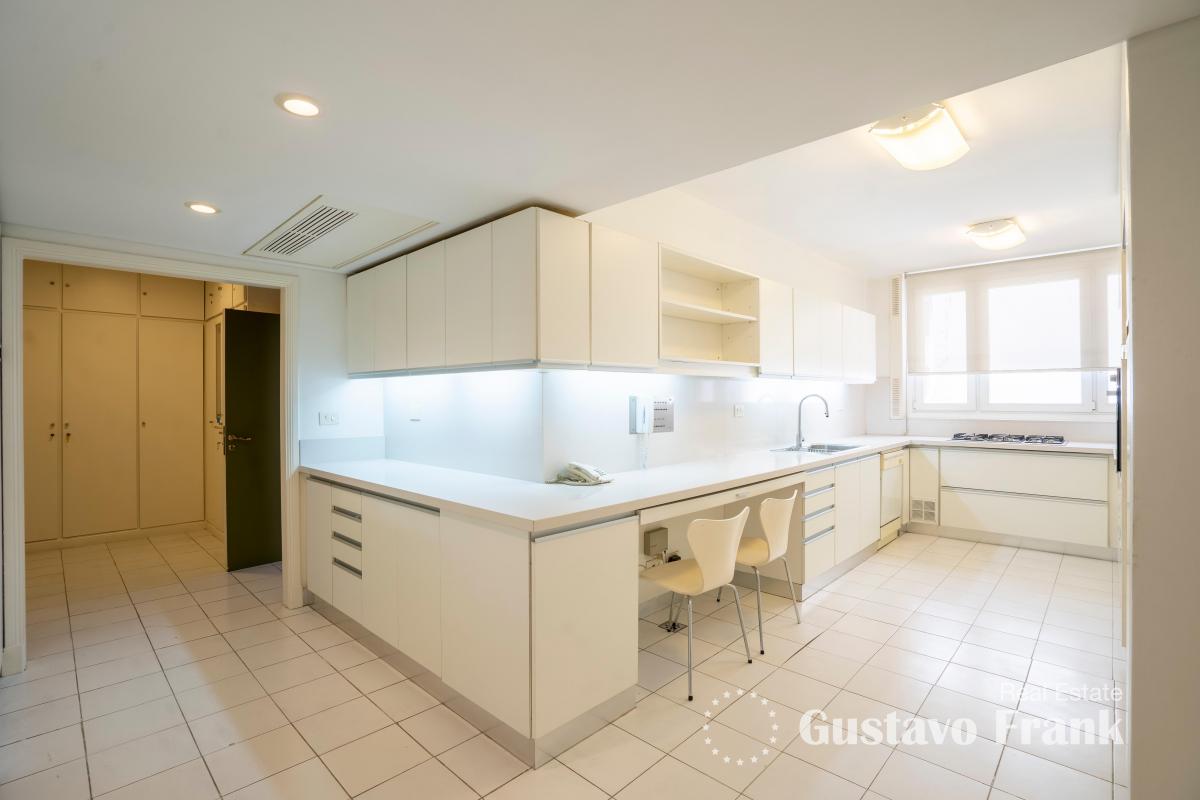 Av Alvear Torre Premium 3 Piso 4