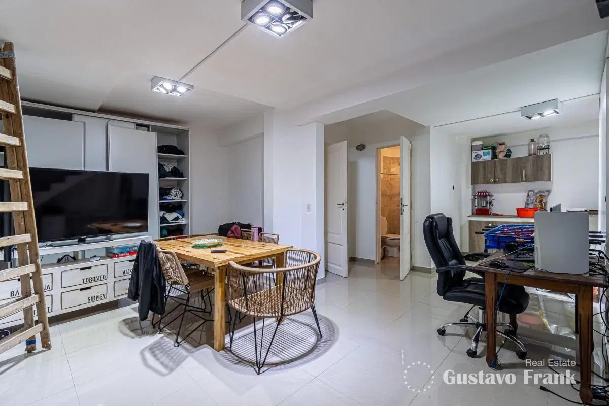 Av Luis Maria Campos 1100 y Olleros 1