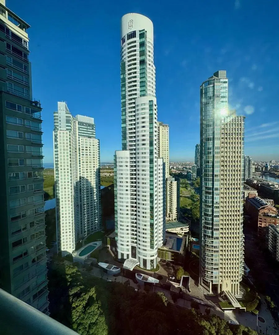 Alquiler Impecable Le Parc Puerto Madero, Torre Parque, Piso 32 02 con dos cocheras 2