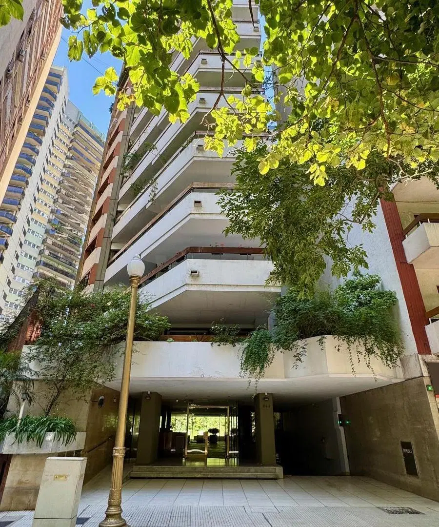 Semipiso en venta en Recoleta sobre calle Arroyo, con terraza y  3 cocheras A RECICLAR 4
