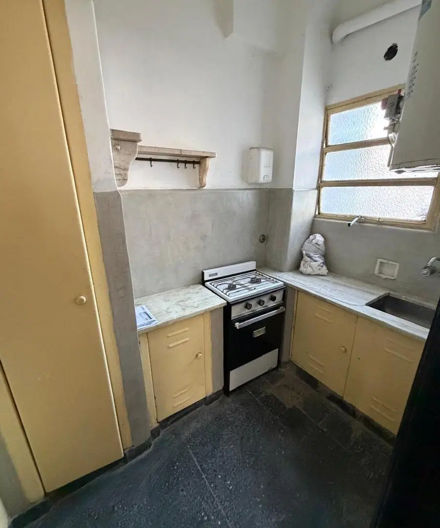 Oportunidad! Departamento en VENTA para actualizar a metros del Obelisco! 5
