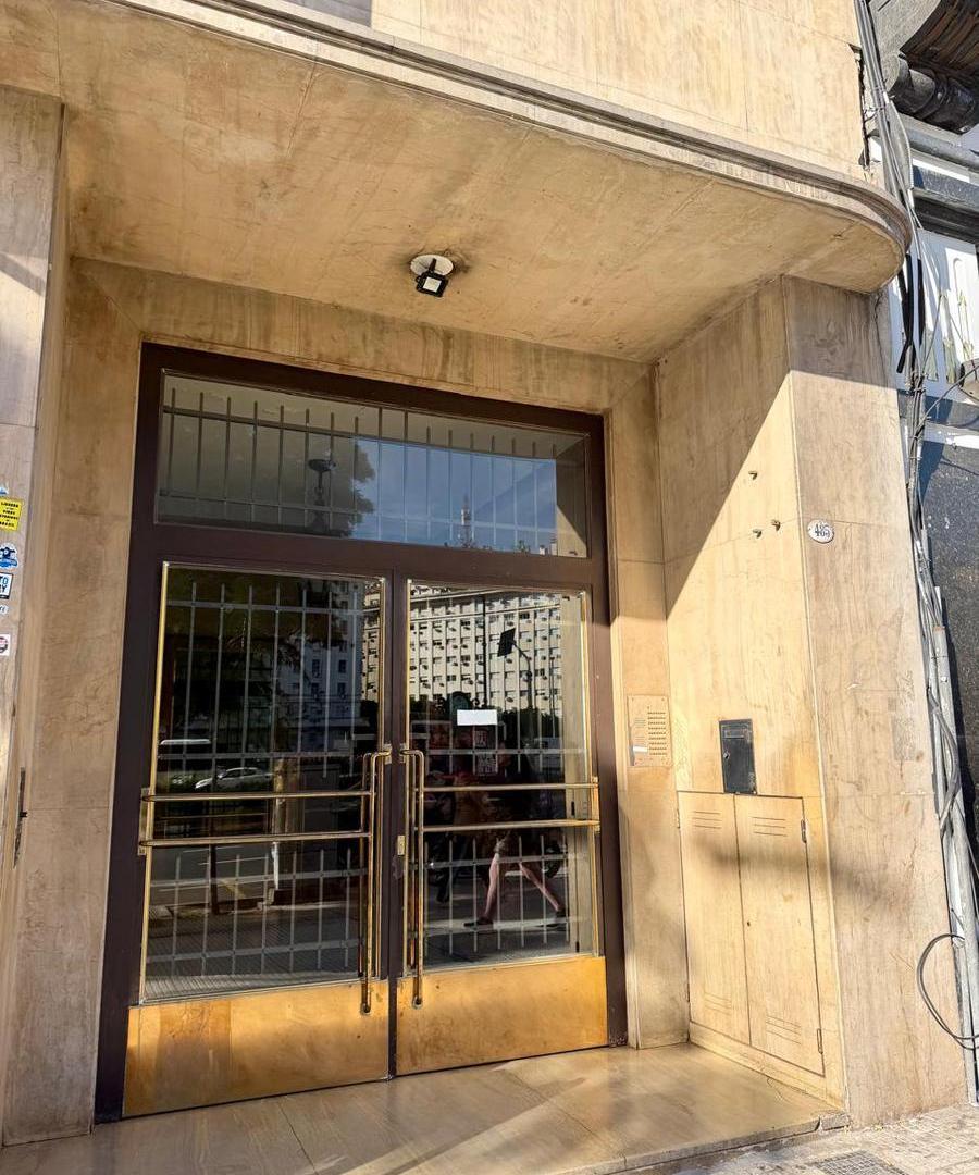 Oportunidad! Departamento en VENTA para actualizar a metros del Obelisco!