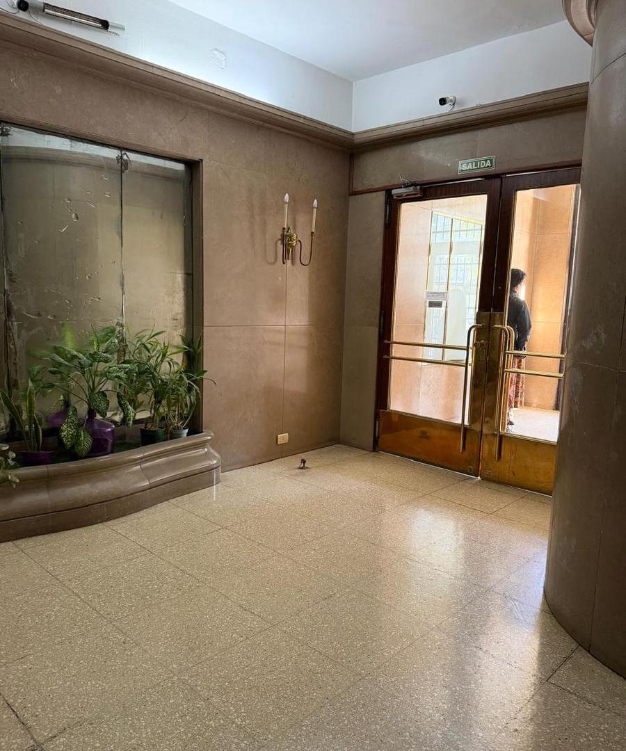 Foto de Oportunidad! Departamento en venta a pasos del obelisco para actualizar!, imagen 2