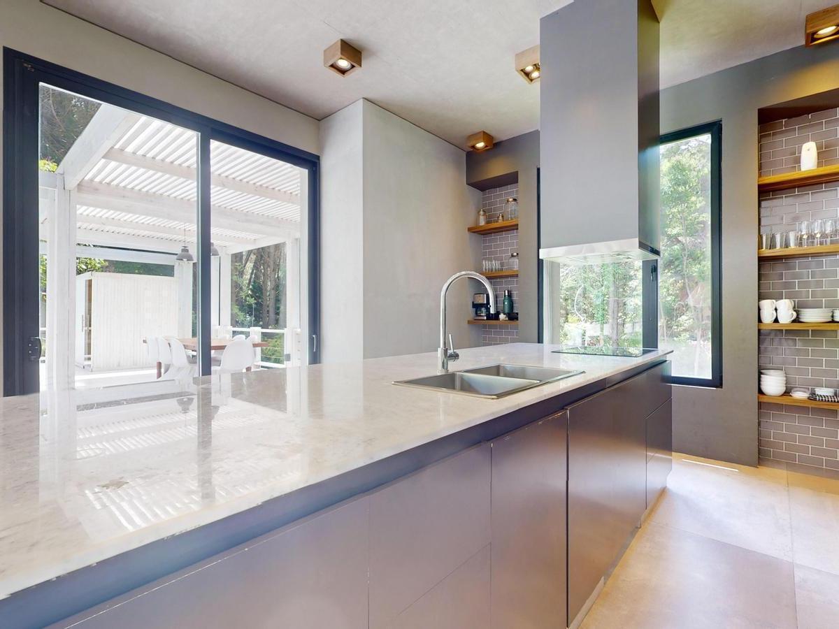 Foto de Cod 845 Alquiler y venta USD 590.000.- Excelente!, imagen 5