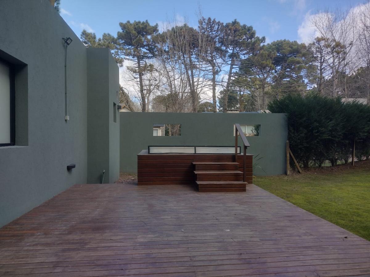 Foto de Cod 469 Venta y alquiler / Paraíso y Charata USD 420.000.-, imagen 2
