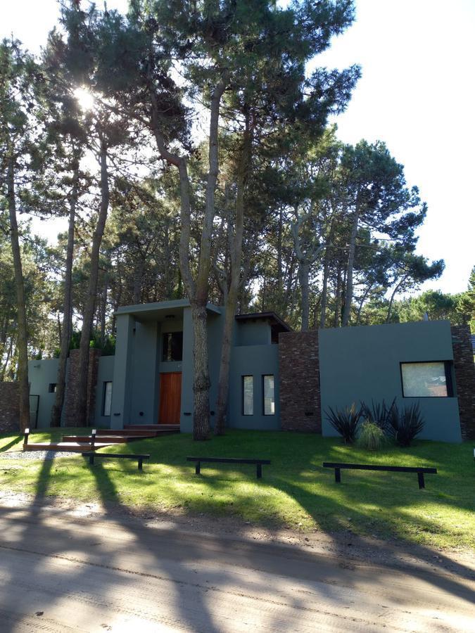 Foto de Cod 469 Venta y alquiler / Paraíso y Charata USD 420.000.-, imagen 3