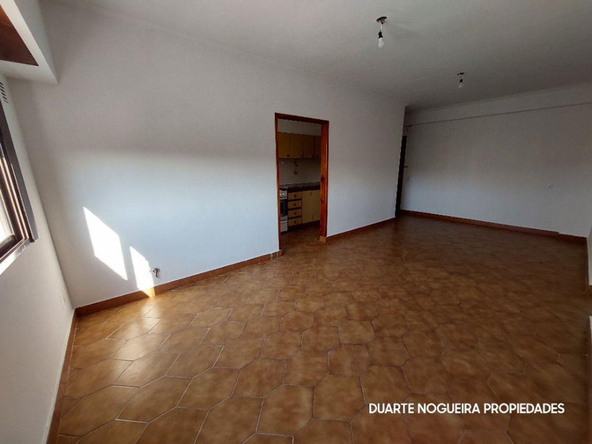 Foto de Departamento de cuatro ambientes en Venta en Quilmes, imagen 3