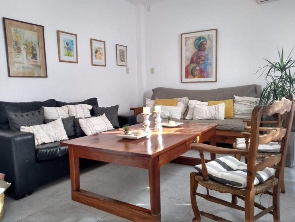 Hernosa Casa en Venta en Quilmes Centro