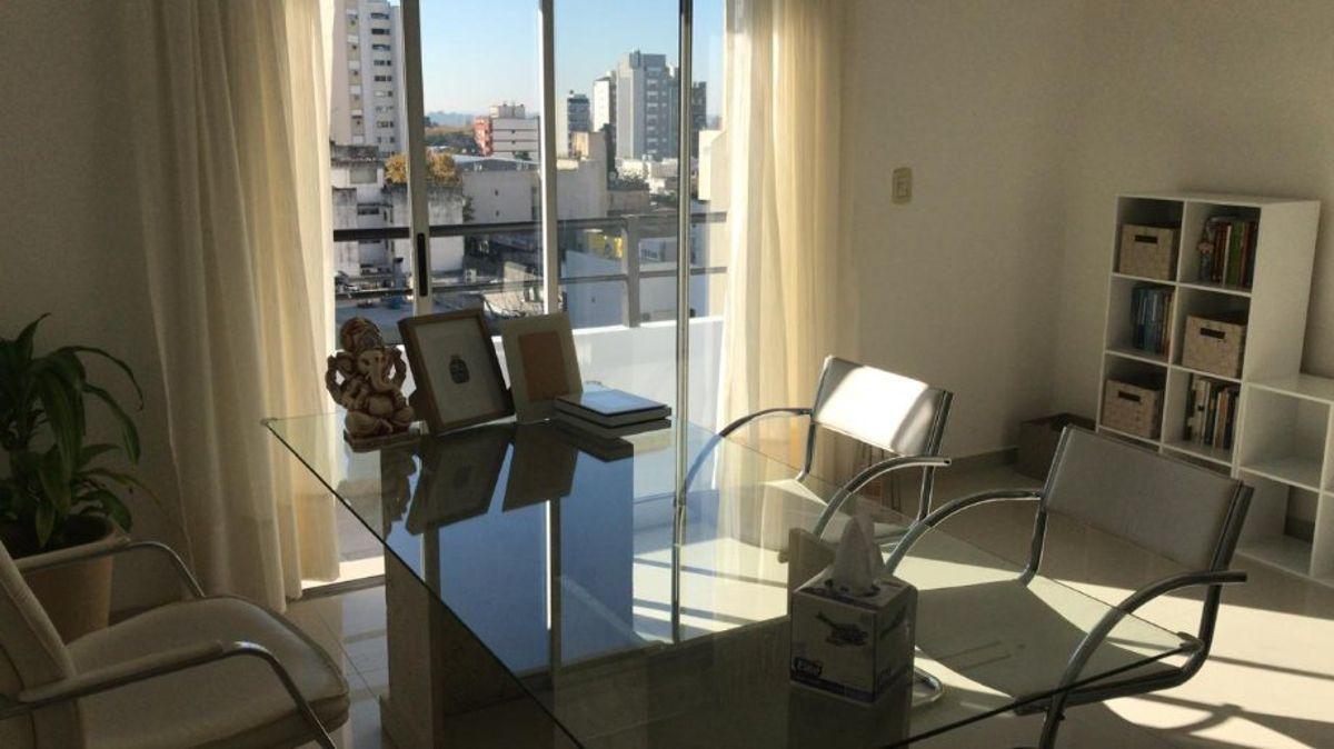 Oficina en Venta en Quilmes Centro.