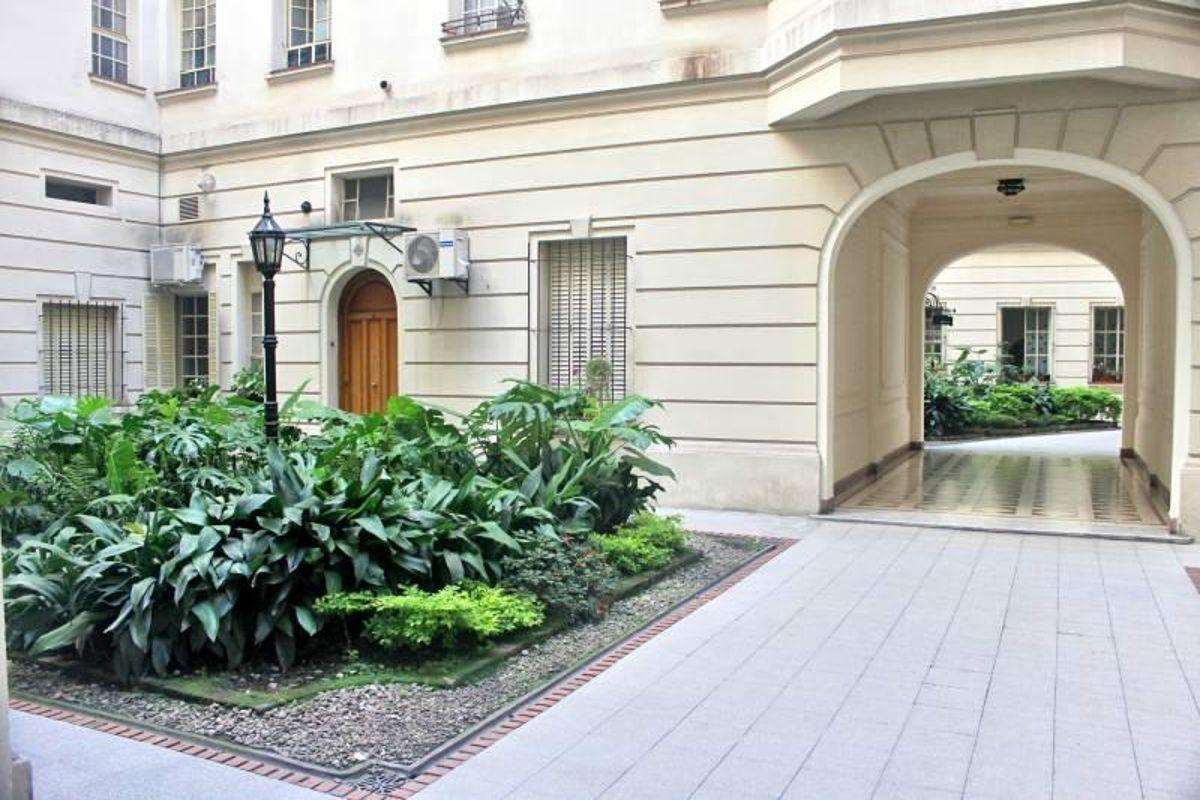 Foto de Palacio Los Patos Luminoso Primer Piso a Jardines, imagen 1