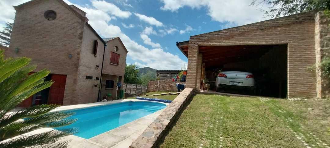 Preciosa Casa en Dos Plantas. vendo! 5