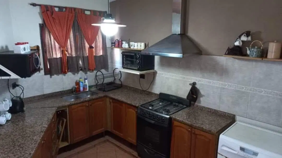 Casa  en venta en villa carlos Paz con gran terreno 3