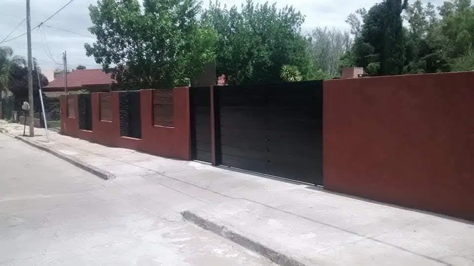 Casa  en venta en villa carlos Paz con gran terreno 4