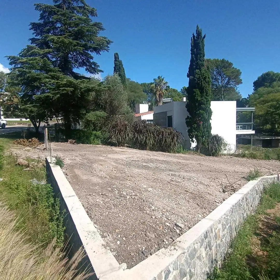 Lote con bajada al Lago 4