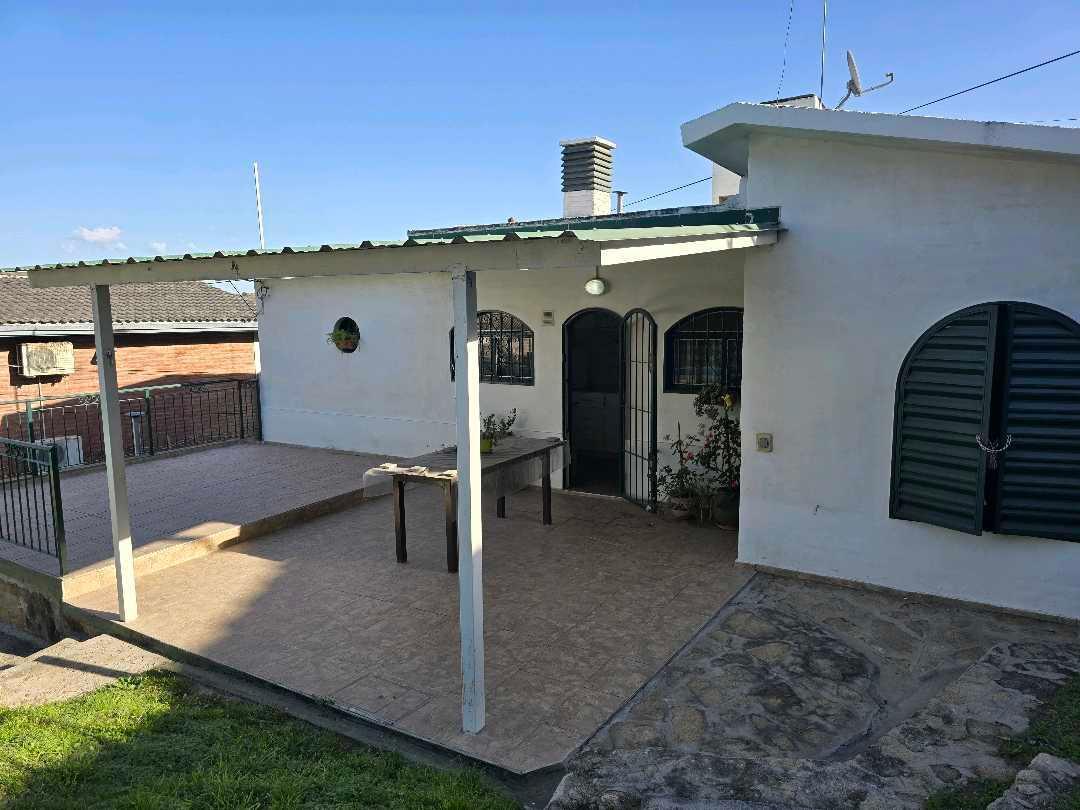 Foto de Casa con departamento en barrio La Quinta, imagen 1