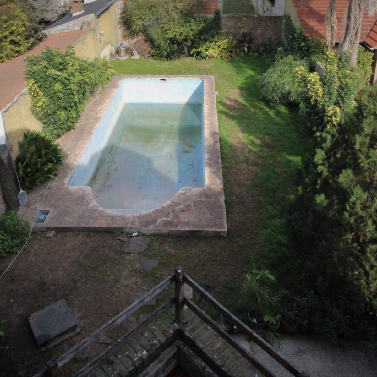 EXCELENTE CASA DE 5AMBIENTES- HURLINGHAM