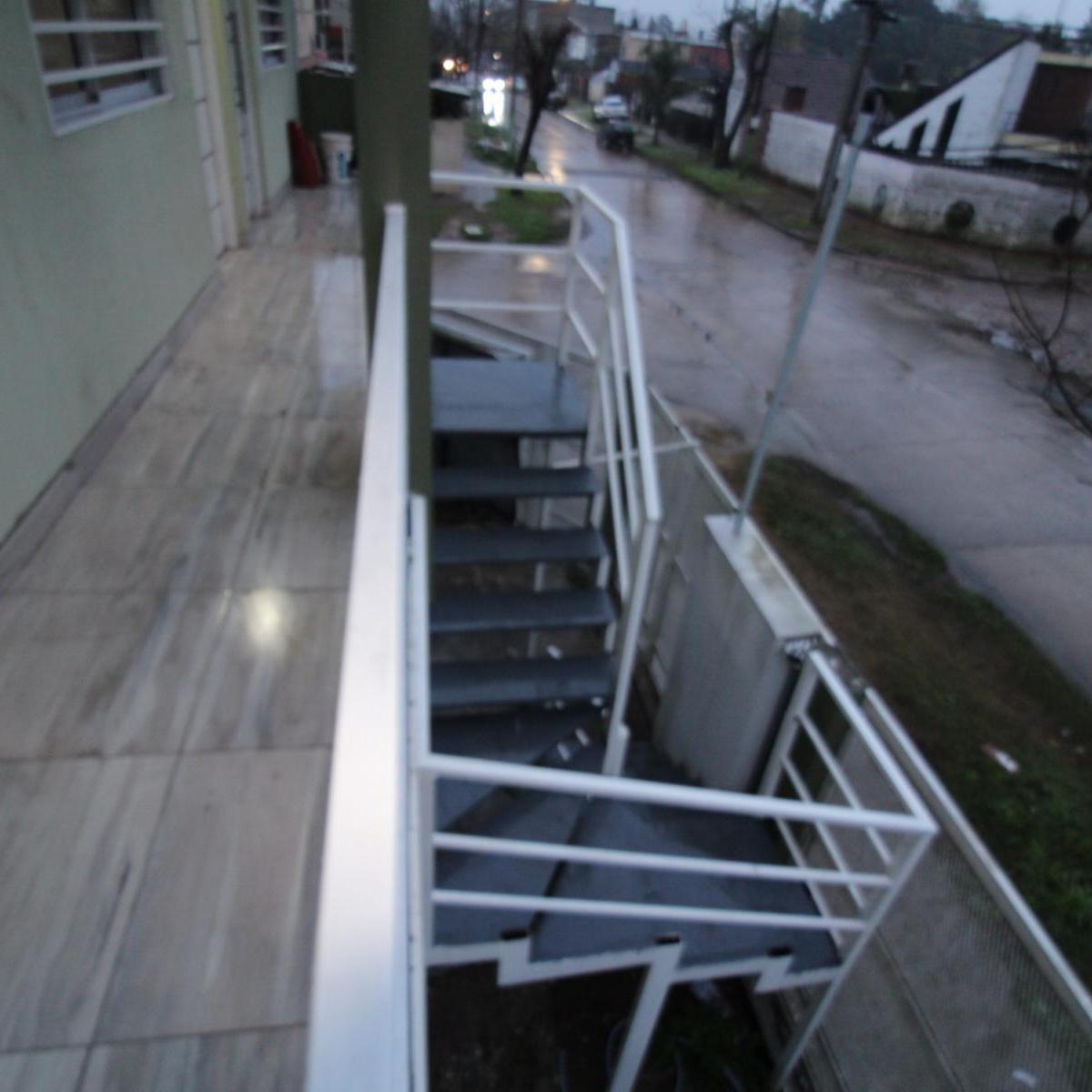 Departamento 2 Amb. Planta Alta - Hurlingham 5