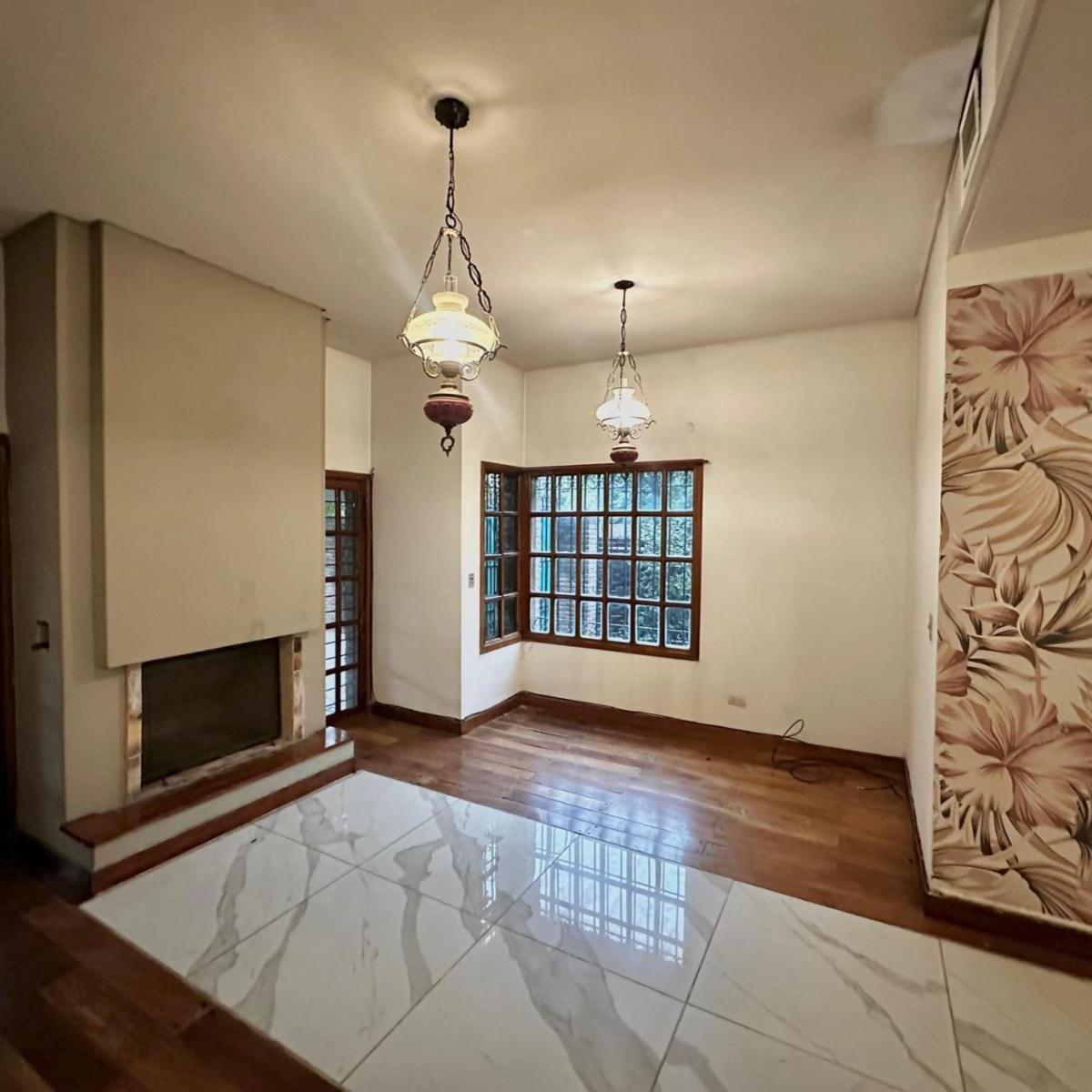 Excelente Chalet 5 Ambientes en Venta, Hurlingham, Buenos Aires. 2