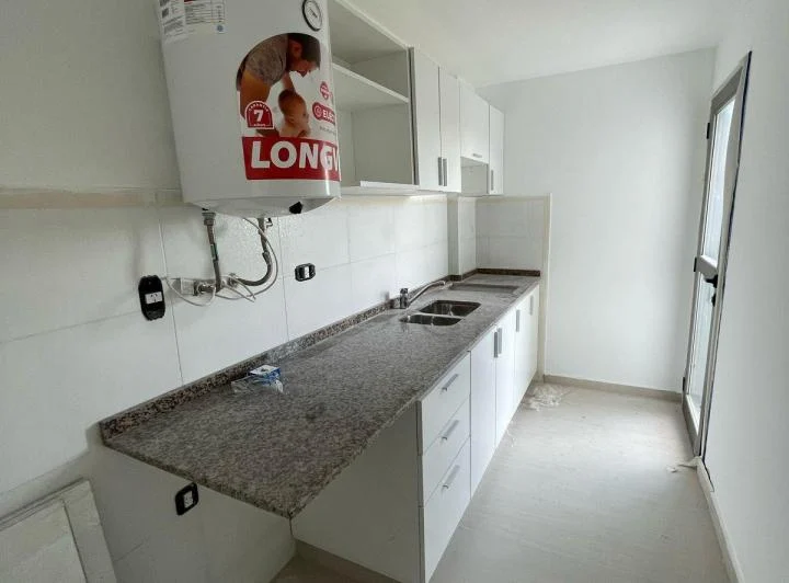 OFICINA COMERCIAL EN ALQUILER- ZONA CENTRICA 4