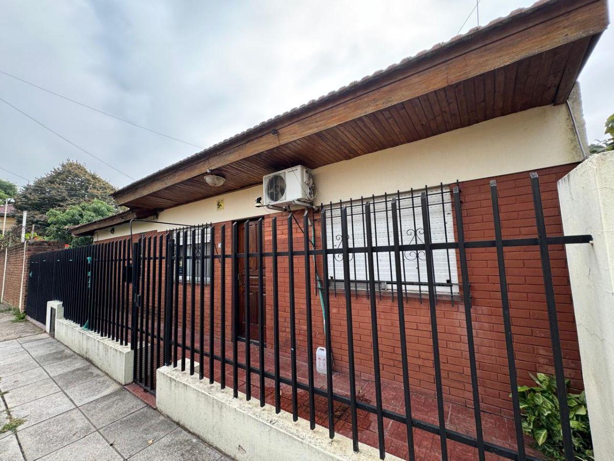 Casa en alquiler de 4 ambientes-