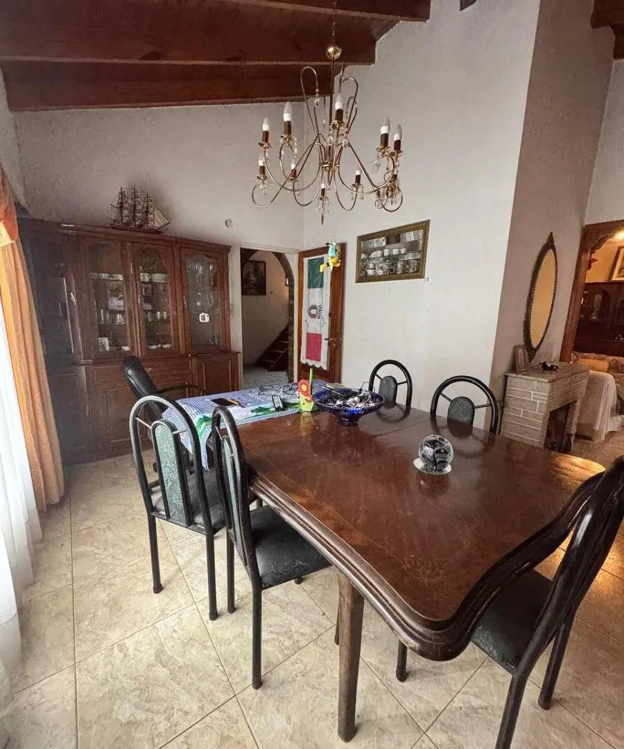 Casa en alquiler de 4 ambientes- 4
