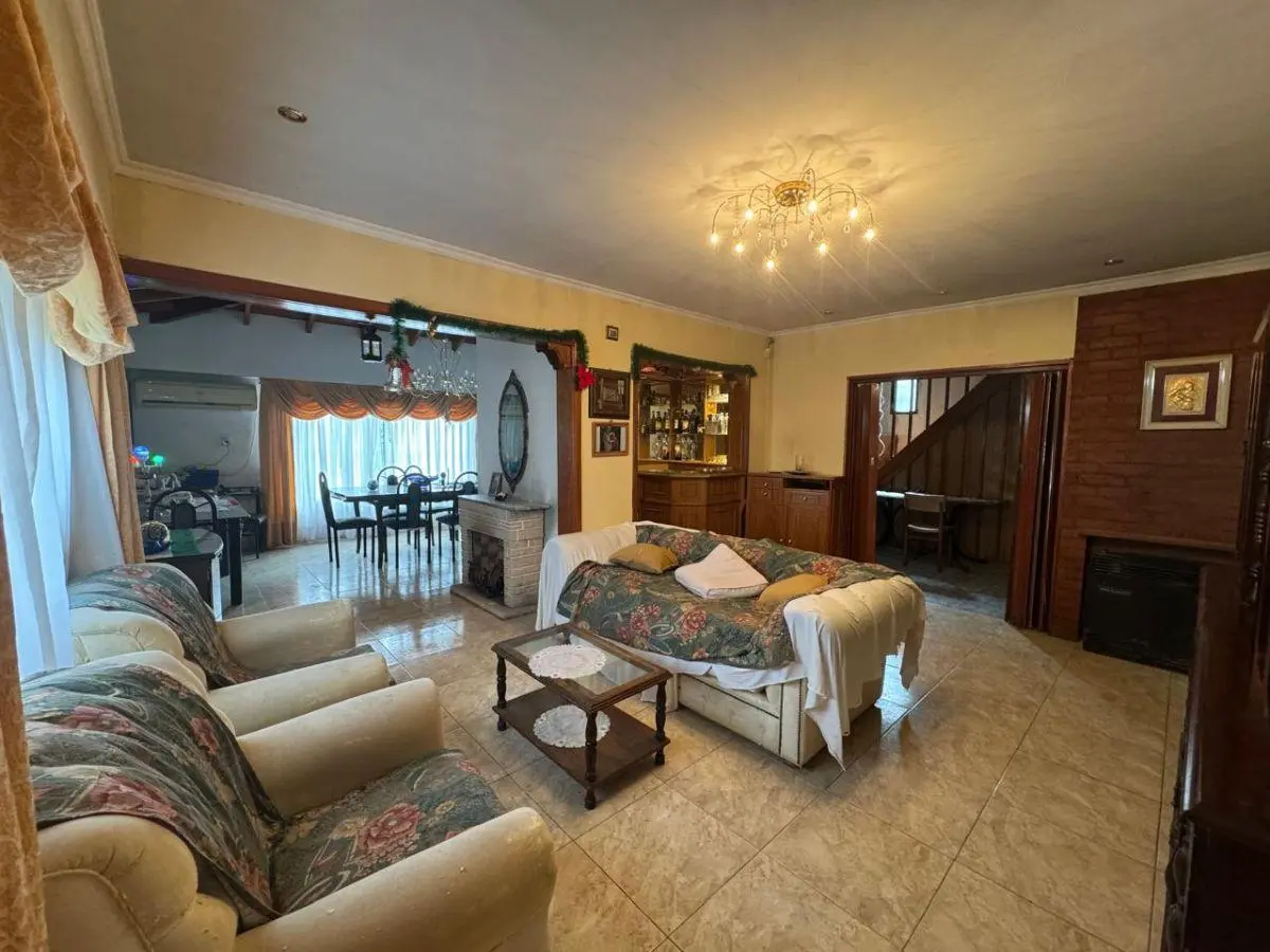 Casa en alquiler de 4 ambientes- 2
